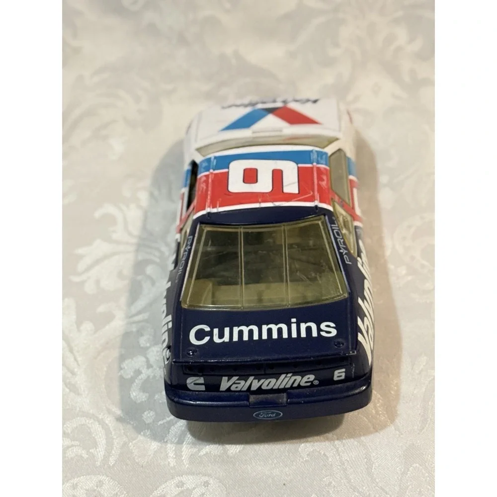 Vintage 1996 Racing Champions Mark Martin 6 Valvoline 1:24 Ford Thunderbird